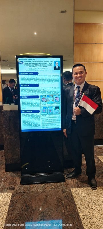 Foto Ns. Khaerul Azmi Saat Acara Penganugrahan Juara 2 E-Poster Internasional di Malaysia Foto Ns. Khaerul Azmi Saat Acara Penganugrahan Juara 2 E-Poster Internasional di Malaysia